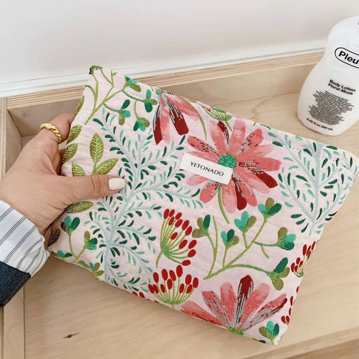 Gerbera Flower Cosmetic Bag