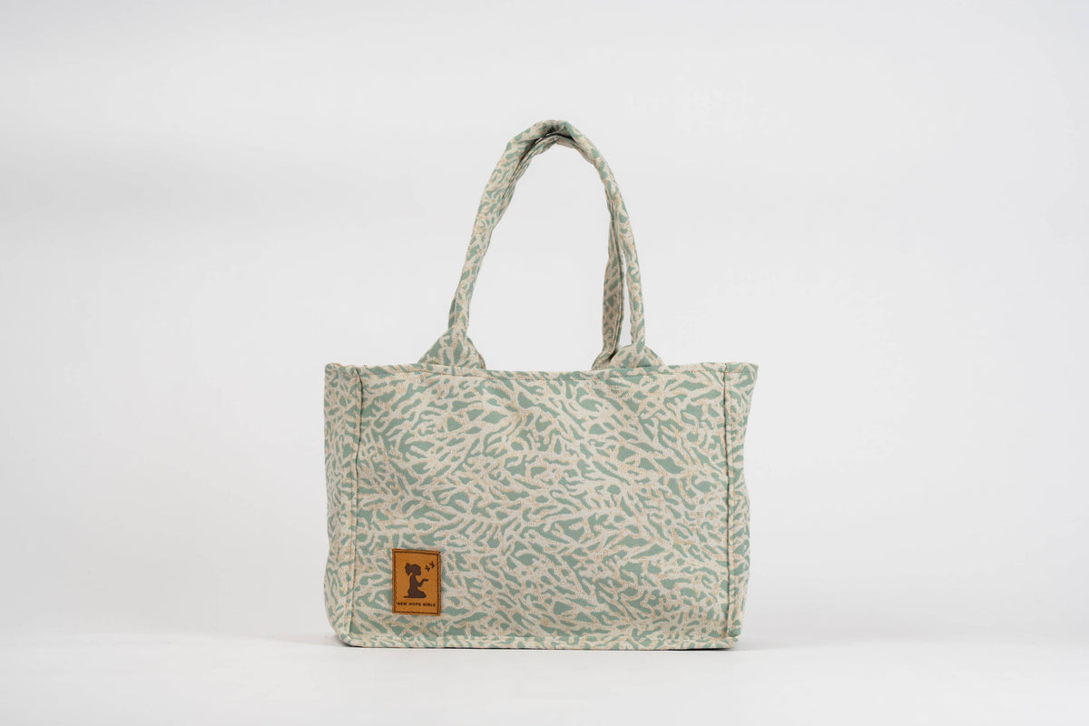 Coral Cove Medium Market Tote | Soft Blue Beach Design