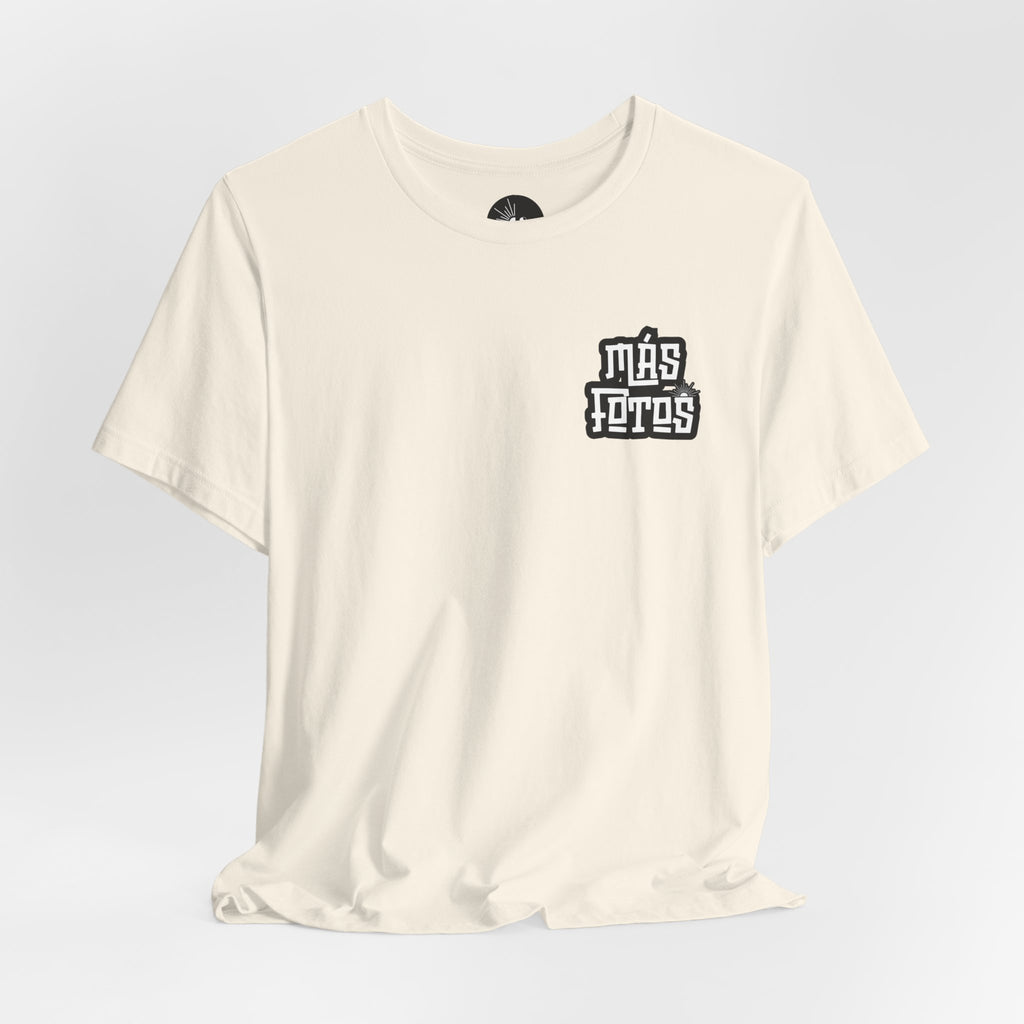 Más Fotos - Unisex Logo Tee