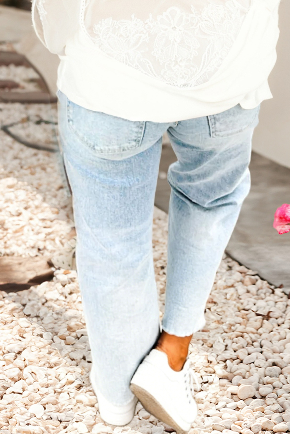 Ember Frayed Light Wash Jeans