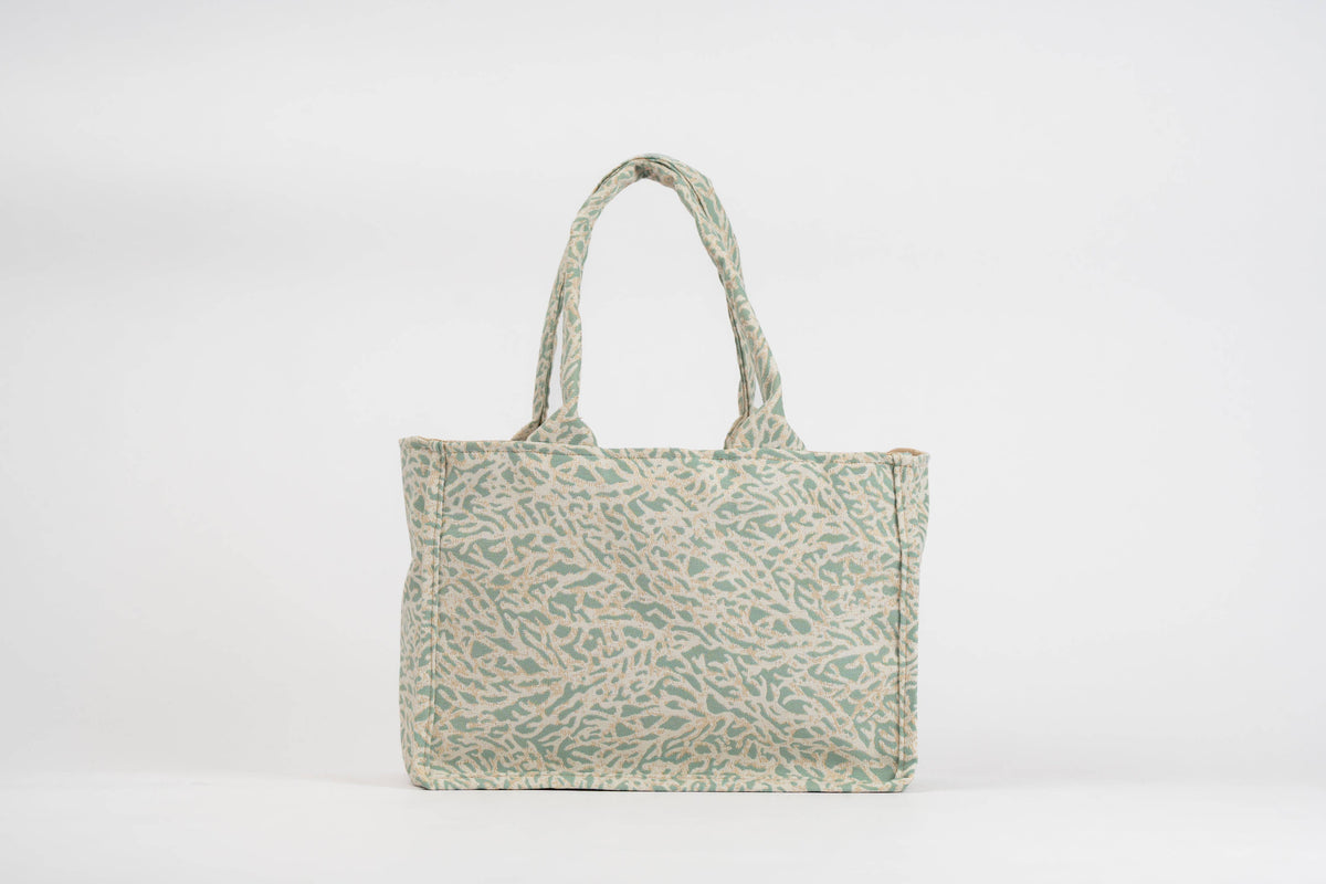 Coral Cove Medium Market Tote | Soft Blue Beach Design